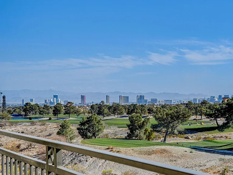 9133 Las Manaitas Ave #302 — Photo 43
