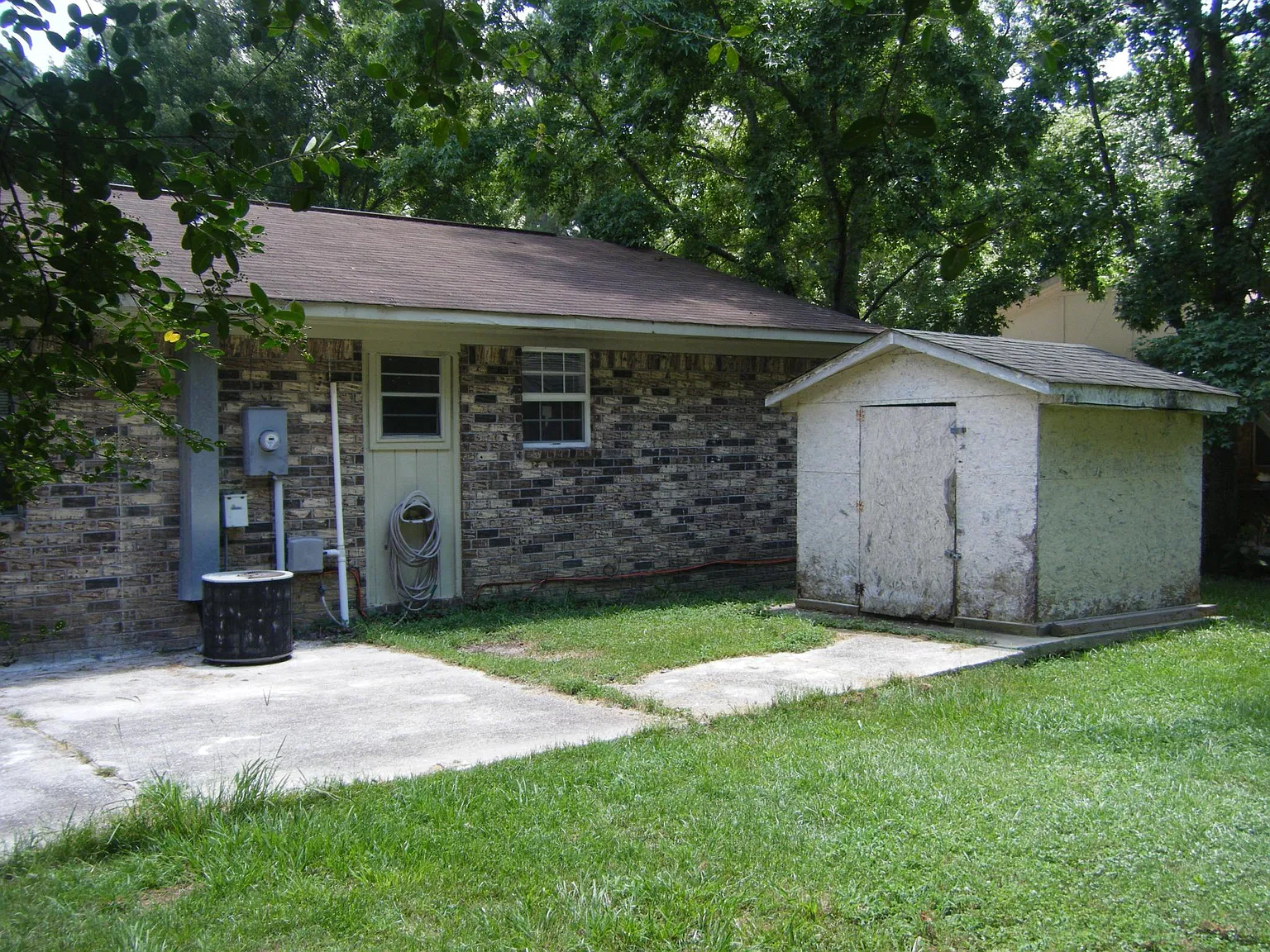 3 bed, 1.5 bath, 1400 sqft, $1,700 — Photo 2