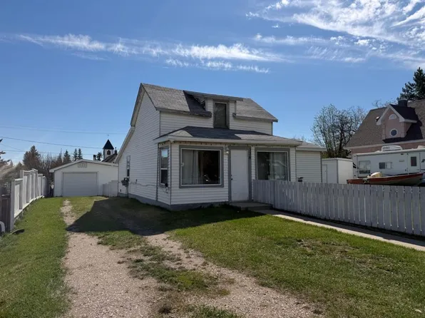 118 1st St W, Saint Walburg, SK S0M 2T0