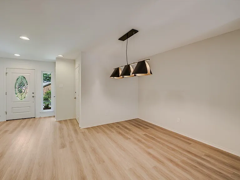 7911 Cavalry Ct — Photo 15