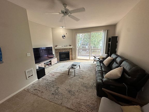 4th image of 2693 NE Venetian Dr