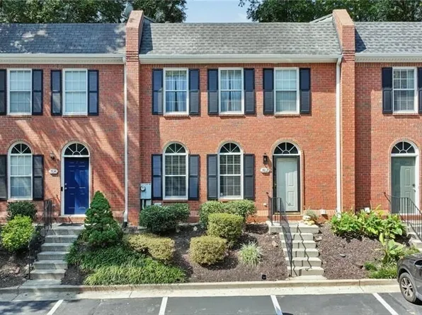 7810 Saint Charles Sq, Roswell, GA 30075