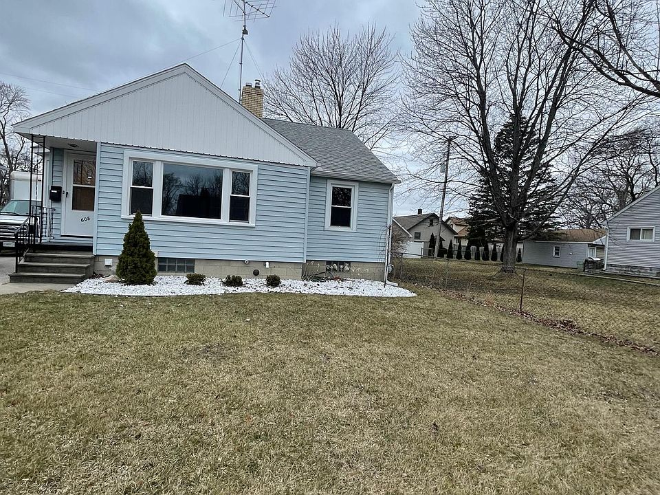 1st image of 608 Oak St
