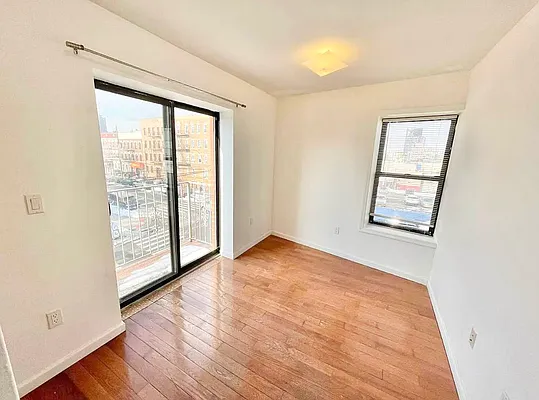 Rented by Century 21 Premier  | media 18