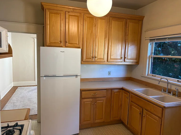 2325 Colby Ave #3 — Photo 4