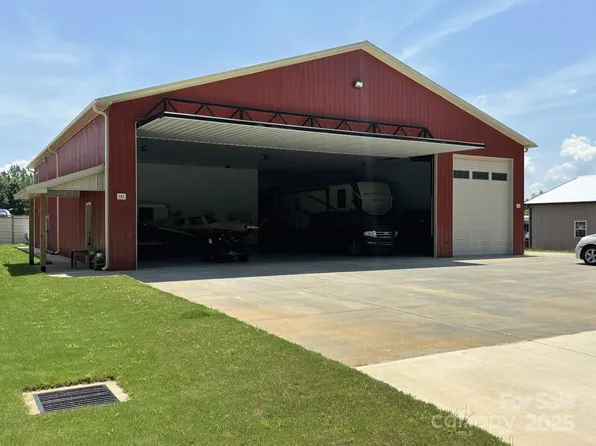 535 Lafayette Pl, Carthage, NC 28327