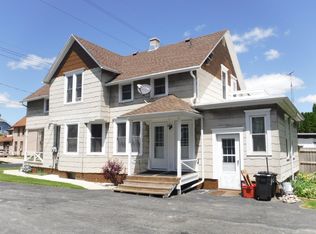 917 S 19th St, Manitowoc, WI 54220