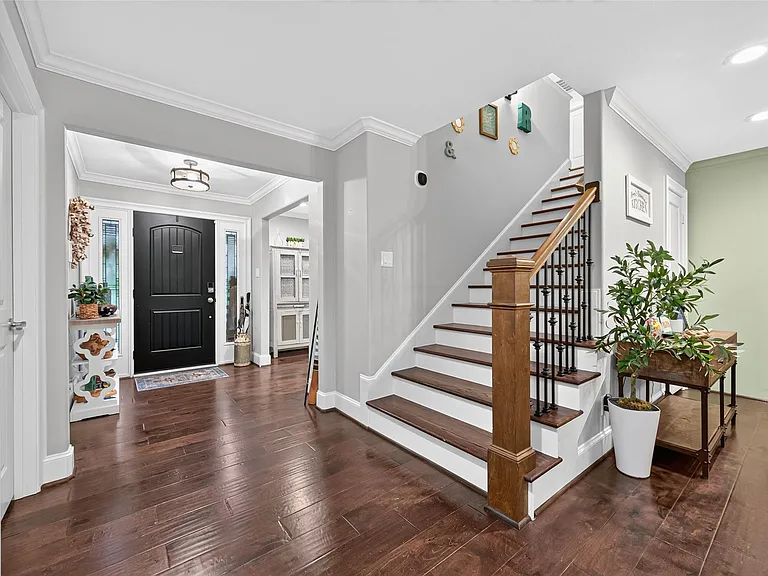 746 Stone Mountain Dr — Photo 11