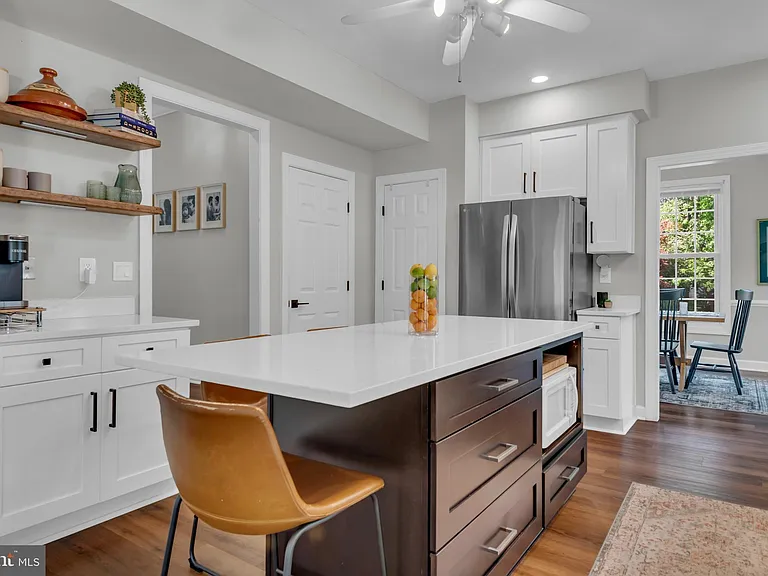 2816 Bargate Ct — Photo 17