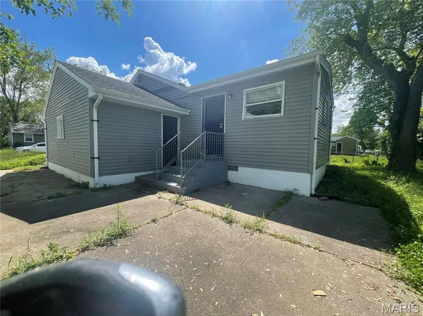 251 Midlothian Rd, Saint Louis, MO 63137