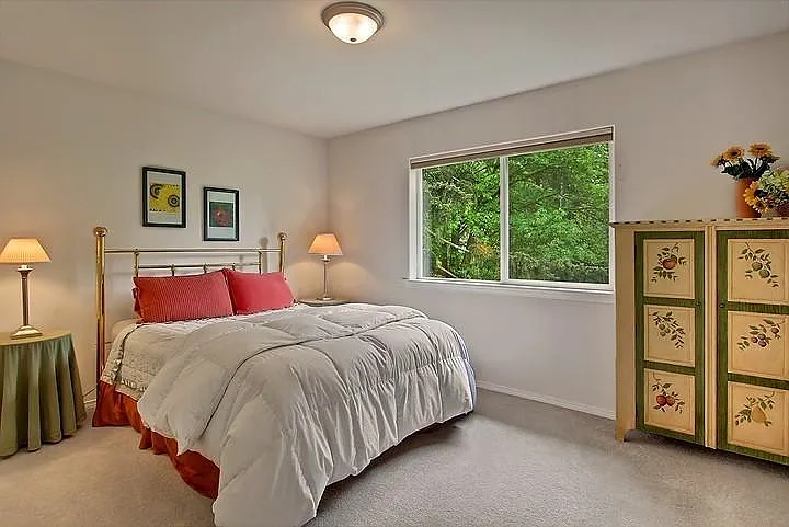 10228 Slater Ave NE — Photo 12
