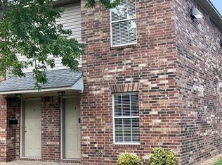 1530 Davis St #B, Conway, AR 72034