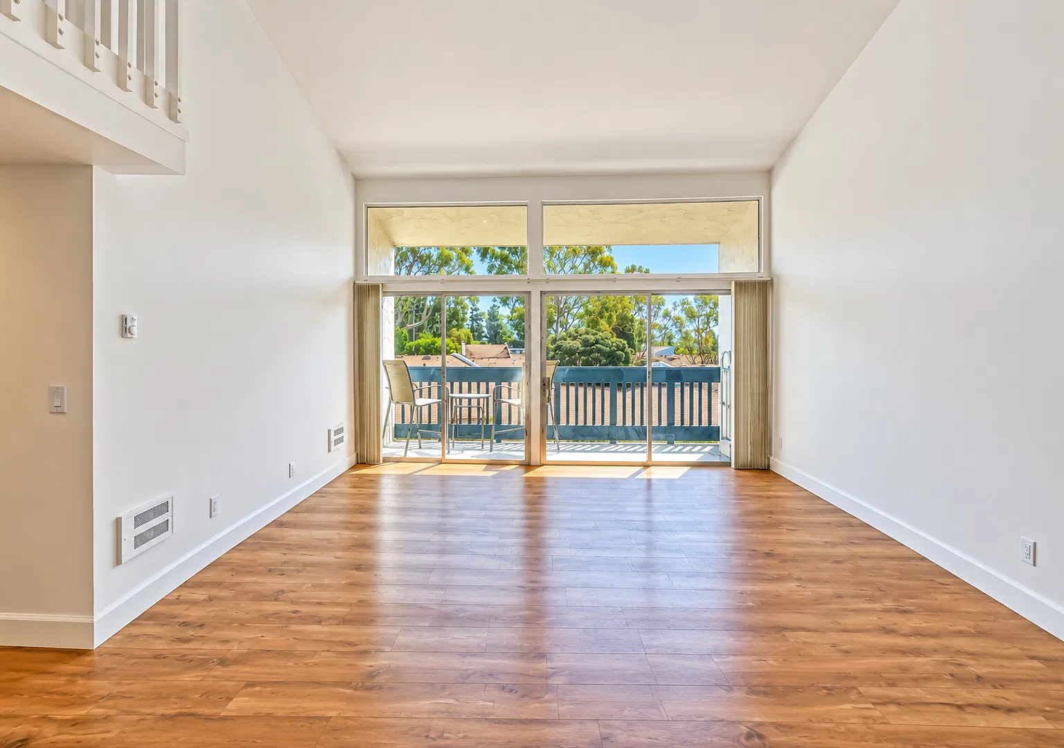 Beautifully Updated, Top-Floor, 1BR1BA + Loft Condo w/ Large Balcony & 1-Car Carport In The Brook... — Photo 2
