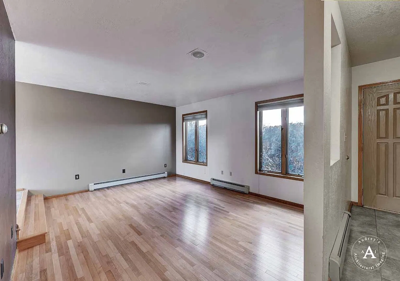 Pet Friendly 5 Bed, 3 Bath, Single Family Home W/ Attached Two Car Garage, Big Yard on corner lot... — Photo 3