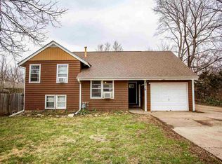 2310 Wildwood Ln, Manhattan, KS 66502