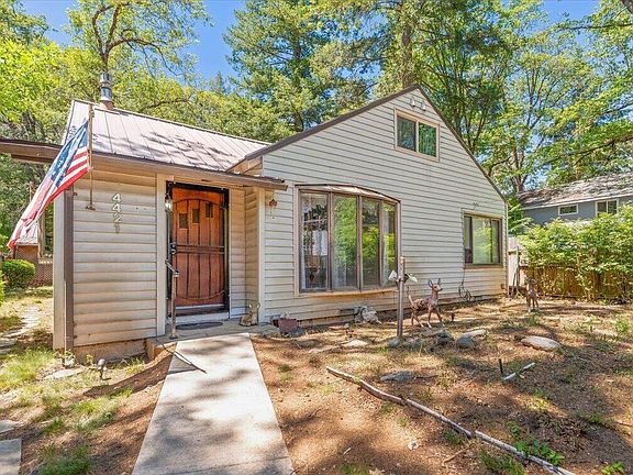 2nd image of 4421 Dunsmuir Ave