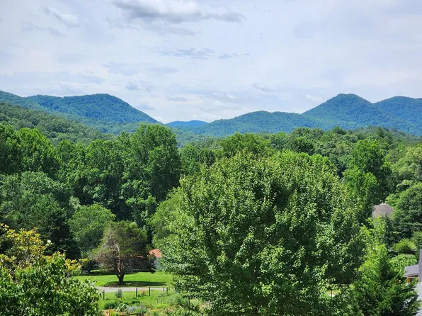 2276 Lovingood Rd, Hiawassee, GA 30546