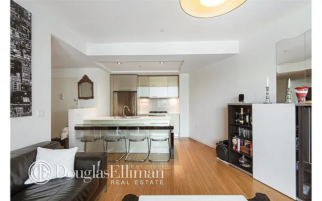 Rented by Douglas Elliman | media 7