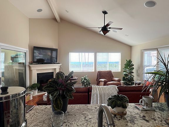 kitchen, Living room and Ocean View