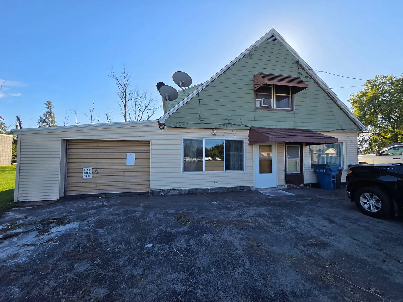 2 bed, $950 — Photo 1