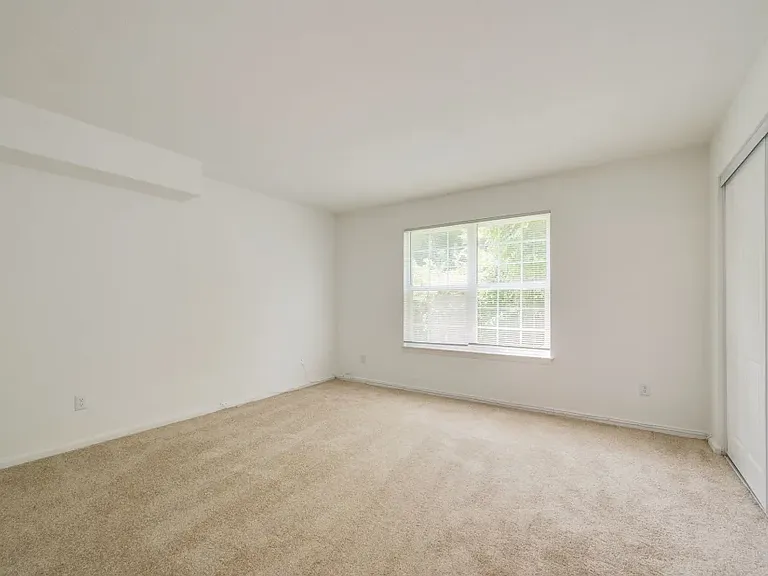 204 Rosegate Pl #STG — Photo 2