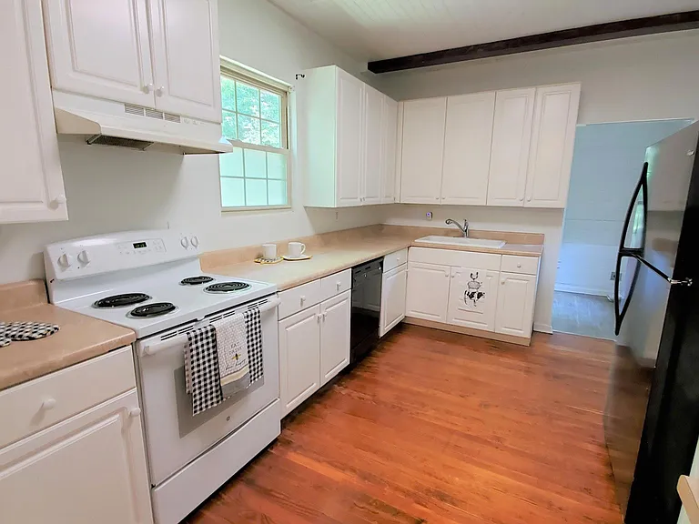 428 Hampton St — Photo 4