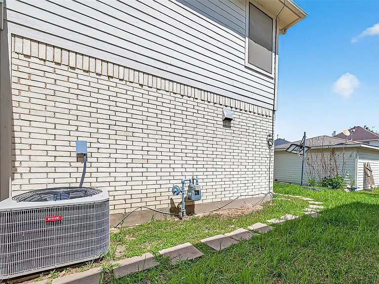 8617 Mapletwist St — Photo 39