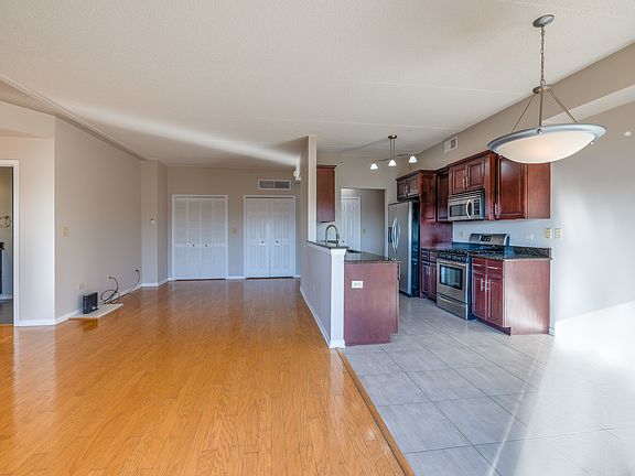 4th image of 7050 183rd St Unit 201