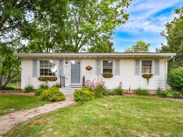 207 Maizefield Ave, Bloomington, IL 61701