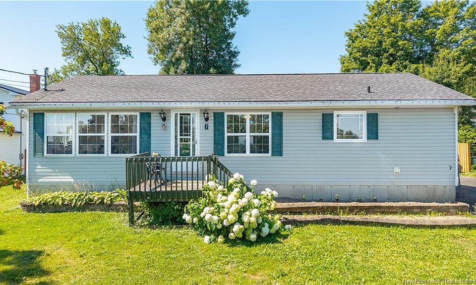 1st image of 7 Moores Ln