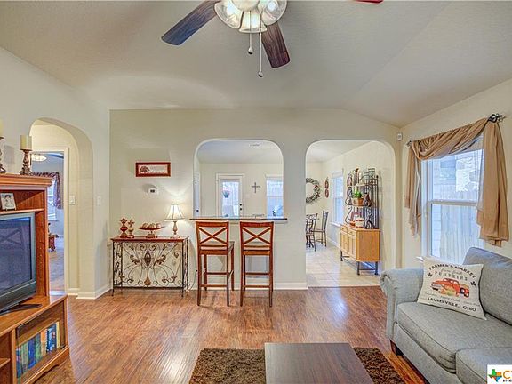 4th image of 276 Oak Creek Way