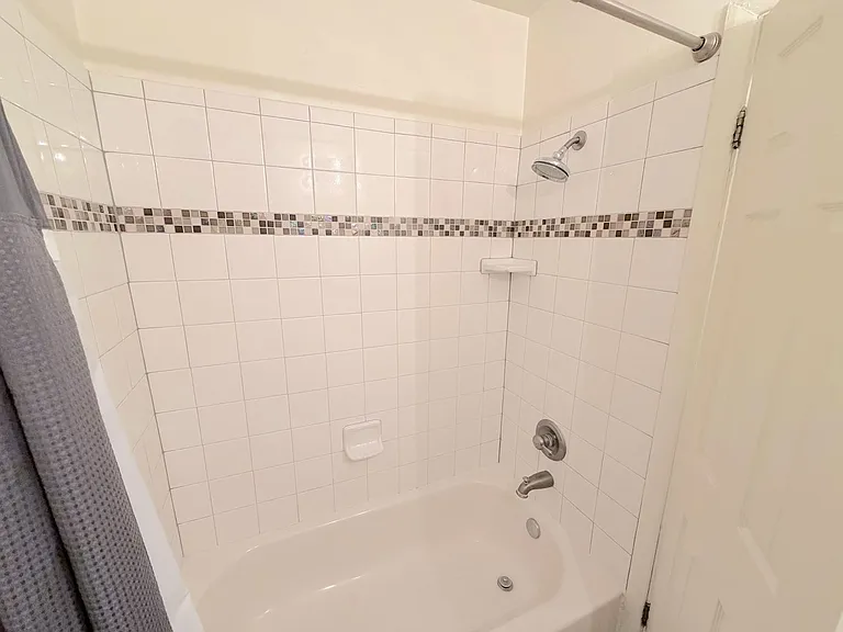3200 California St NE — Photo 14
