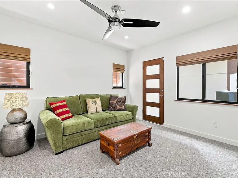 122 Manhattan Ave — Photo 24