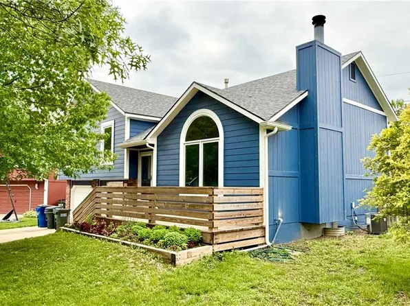 2700 Ann Ct, Lawrence, KS 66046