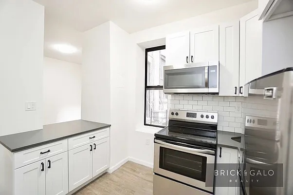 Rented by BRICK & GALO REALTY CORP | media 9