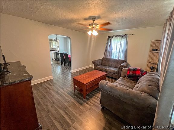 4th image of 1672 Garretson Lane