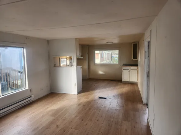 216 W Curtis St Trailer 42, Aberdeen, WA 98520