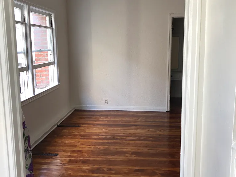 554 S Hobart Blvd #309 — Photo 9
