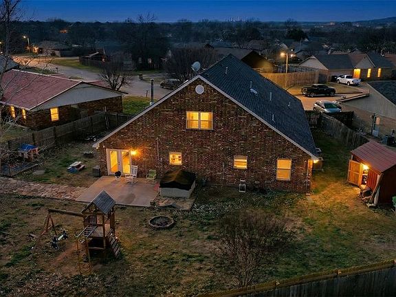 3rd image of 1601 N Ward Rd