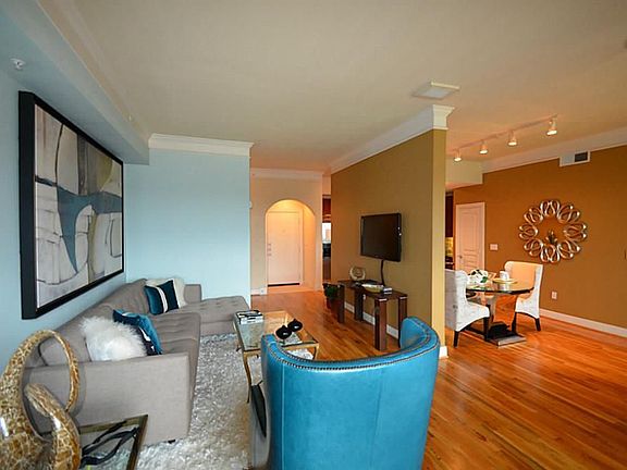 3rd image of 3333 Allen Pkwy Unit 1403