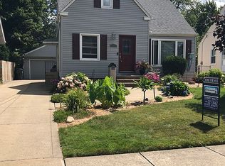 1329 Lander Rd, Mayfield Heights, OH 44124