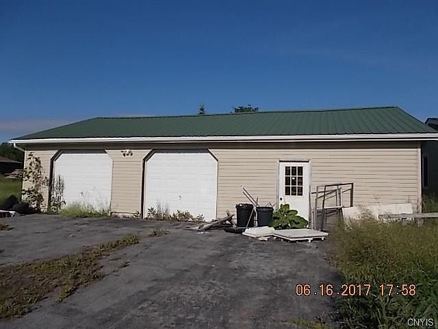 2nd image of 40 Barker Rd