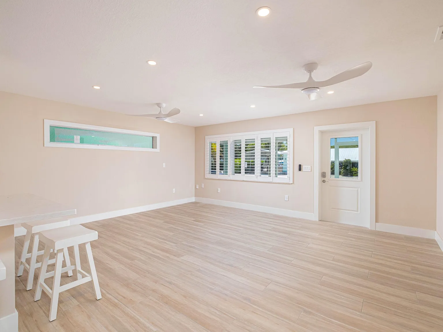 3 bed, 3.0 bath, 1444 sqft, $3,500 — Photo 3