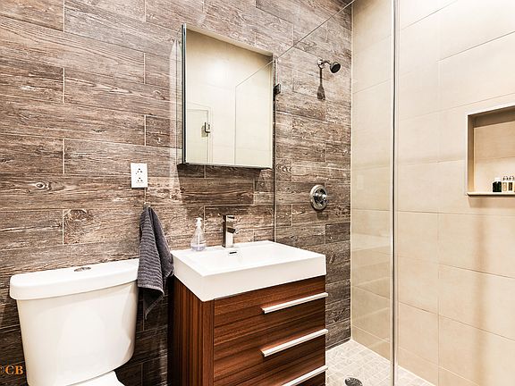 5th image of 131 S 2nd St #1B