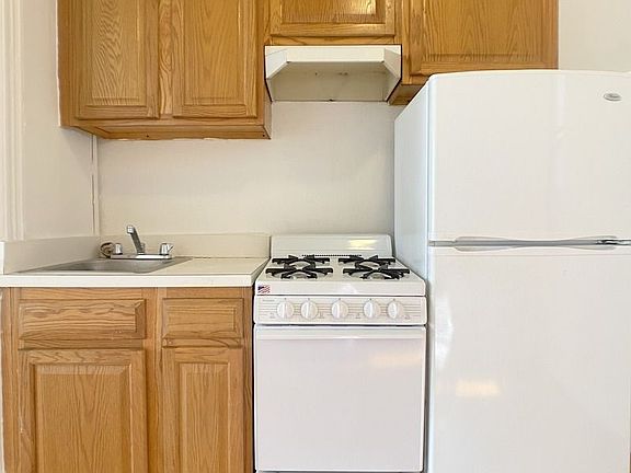 5th image of 430 E 66th St #21