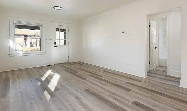 2058 S Lincoln St — Photo 4