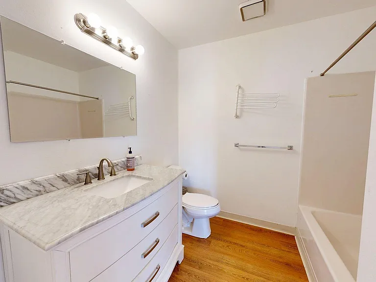 2201 S Huron Pkwy #1 — Photo 10