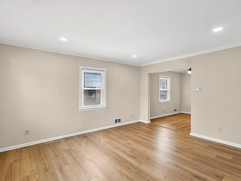 1212 Burnet Ave #1 — Photo 5