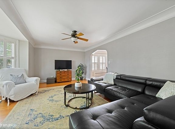 4th image of 5051 W Newport Ave
