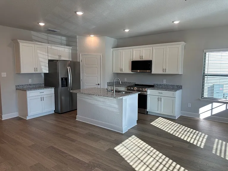 7166 Magnolia Vlg #78252-101 — Photo 3
